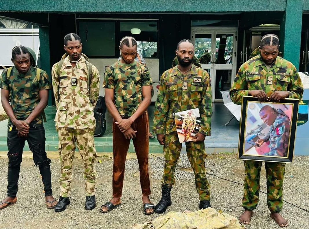Nigerian army arrest 5 fake soldiers