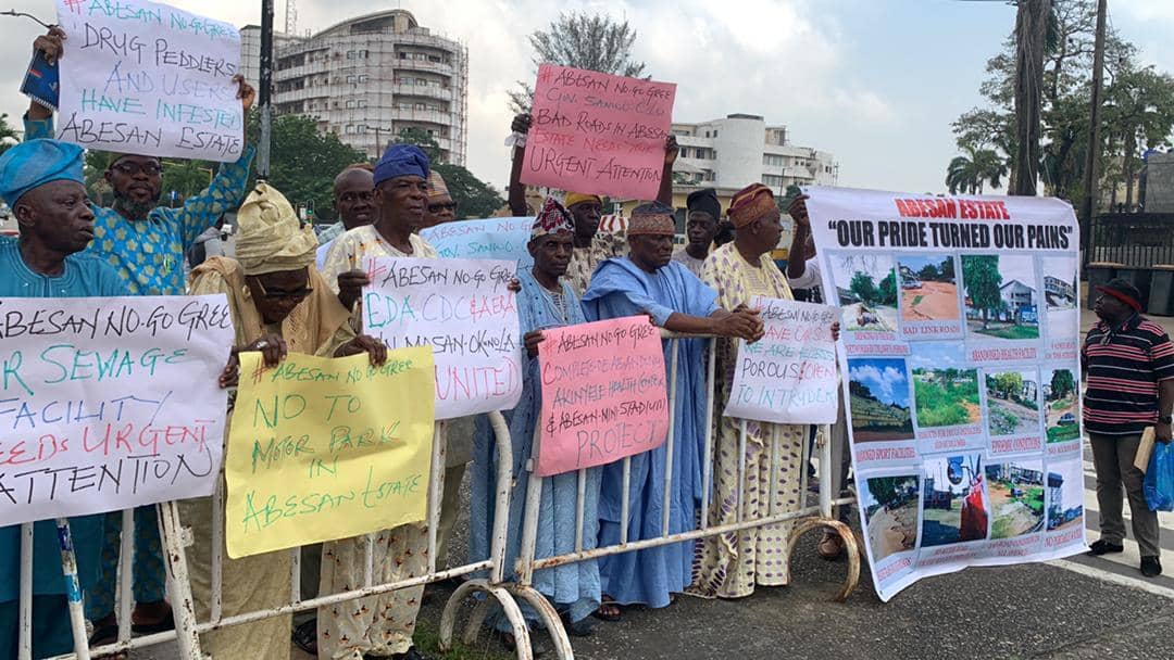 Abesan Estate residents protest at Lagos Assembly complex, seek govt. intervention over insecurity, bad roads