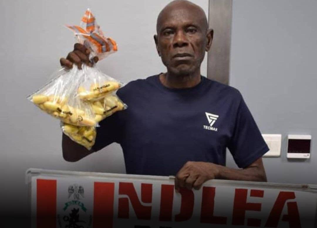 67-yr-old nabbed for swallowing 100 wraps of cocaine