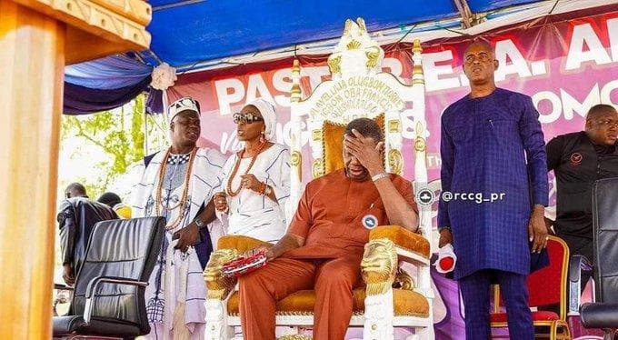 Reactions trail picture of Adeboye sitting on Oyo monarch’s throne