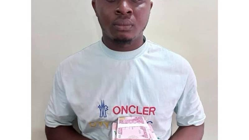 Court jails man for spraying naira notes